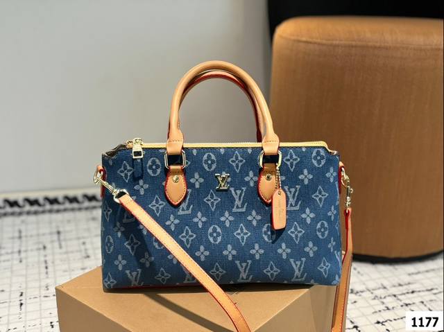 礼盒包装 Lv 新款饭盒包 Hobo 跟上这波风潮 太可爱了啊啊 复古才是真正上头的！ Lv 新款尺寸33.20