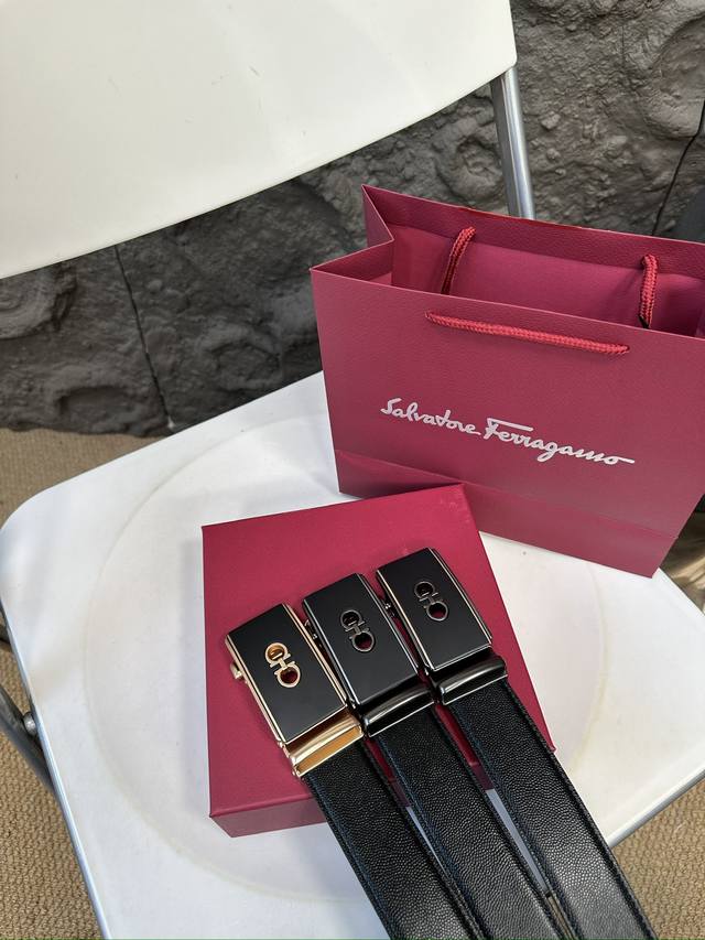 升级版 菲拉格慕！ ！高版本！ 腰带 嘿哈 原单牛皮皮带～热门款 皮带里面最火的啦～质量很好 全套包装！五金绝对不褪色 皮带头和专柜一样的哦～ 配礼盒手提袋发票