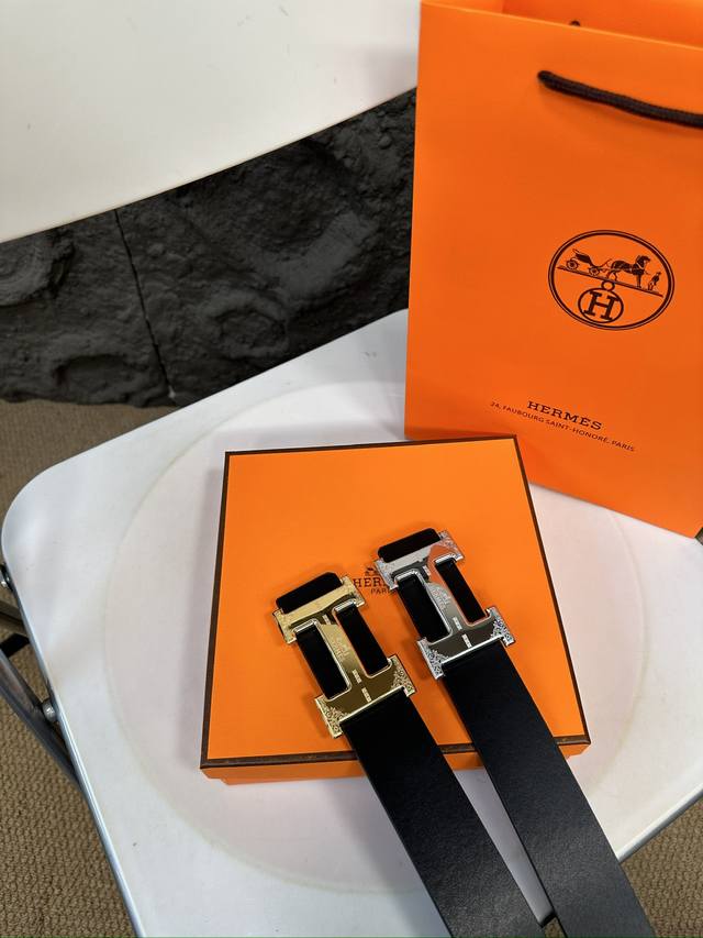 升级版 爱马仕！！ 高版本！全钢头 腰带 嘿哈 原单牛皮全钢头皮带～热门款 皮带里面最火的啦～质量很好 全套包装！五金绝对不褪色 皮带头和专柜一样的哦～ 配礼盒