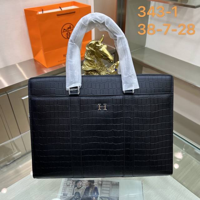 Hermes 爱玛仕 343-1 最新男士公文包进口原版皮高尖端产物hermes时尚大牌的顶尖设计款专柜品质拿到手你就会明白质量真的超级赞非常大气，独家推出38