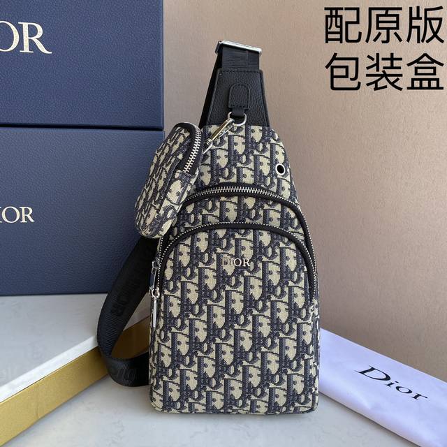 配送原版包装盒 迪奥最新款式,男士胸包原单品质 采用进口布料材质轻便,舒适,质感柔滑,手感细腻 高贵五金 低调奢华有内涵 时尚休闲帅气 方便实用,怎么看都是那么 配送原版包装盒 迪奥最新款式,男士胸包原单品质 采用进口布料材质轻便,舒适,质感柔滑,手感细腻 高贵五金 低调奢华有内涵 时尚休闲帅气 方便实用,怎么看都是那么