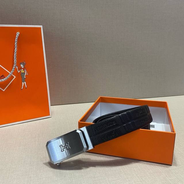 自动无孔腰带 Hermes爱马仕35Mm精致h自动扣，头层牛皮腰带，完美佩饰！