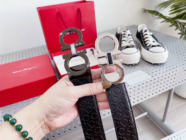 如果不知道送男朋友 送客户 送老公 哪款皮带,选菲拉格慕绝对错不了啦!配正装,多了一份内涵,低调中带着稳。配休闲牛仔裤,多一份阳光帅气,任何年龄都百搭,性价比超 如果不知道送男朋友 送客户 送老公 哪款皮带,选菲拉格慕绝对错不了啦!配正装,多了一份内涵,低调中带着稳。配休闲牛仔裤,多一份阳光帅气,任何年龄都百搭,性价比超