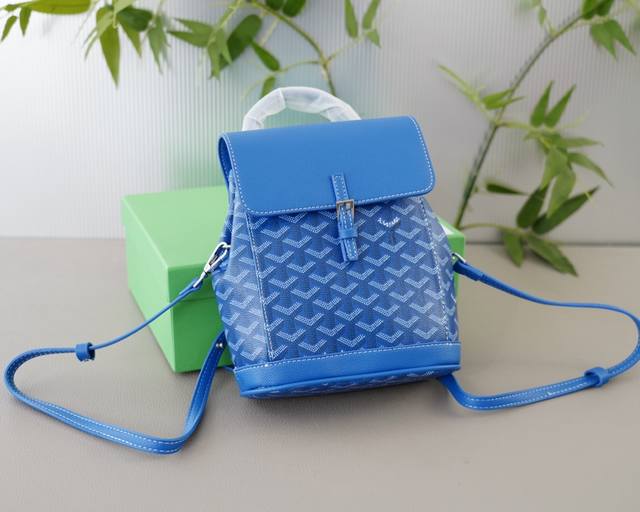 官网同步 高版本 原厂mini双肩斜挎背包 不要错过 全原材料制作 品质极好 非市面普通货 来自贸易公司的狠货.. 强调一下 原厂 一直是抢爆的款式 专柜超级难