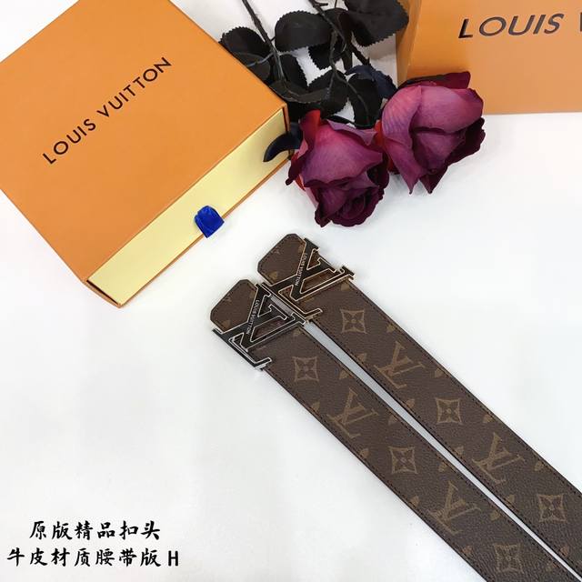 原版品质打孔 品牌:路易l家 男款 颜色:咖 扣头:金 银 扣头:原版精品纯铜五金扣头 带身:原版牛皮 尺寸:宽约:3.8Cm 长约:95Cm-125Cm 类别 原版品质打孔 品牌:路易l家 男款 颜色:咖 扣头:金 银 扣头:原版精品纯铜五金扣头 带身:原版牛皮 尺寸:宽约:3.8Cm 长约:95Cm-125Cm 类别