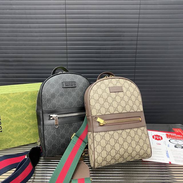 Gucci 古奇 Gg胸包 斜挎单肩包 采用精湛镶嵌细工,实物拍摄 原厂原版面料 配送防尘袋 28 X 20 Cm。 Gucci 古奇 Gg胸包 斜挎单肩包 采用精湛镶嵌细工,实物拍摄 原厂原版面料 配送防尘袋 28 X 20 Cm。