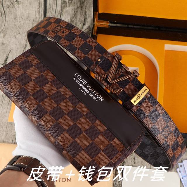 品牌：Lv.易路威登双件套 型号：木盒装，皮带+钱包，两件套 等级：意大利进口百分百头层牛皮，Lv.易路威登，世界著名奢侈品品牌，经典格子系列，黑格 咖啡格 老