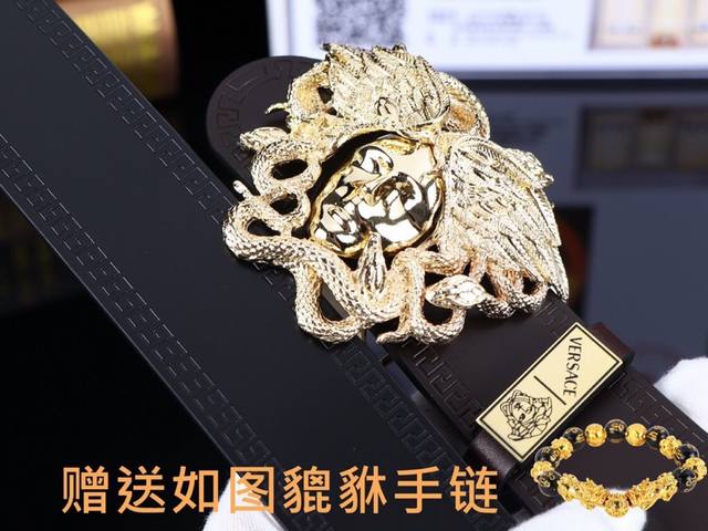 皮带:范思哲.Ver 原单 腰带:百分百头层牛皮,双面荔枝纹,保证真皮。24K纯钢扣双面可用专柜同等质量, 送人自用首选 包装: 请认准如图专柜包装,赠送打孔器 皮带:范思哲.Ver 原单 腰带:百分百头层牛皮,双面荔枝纹,保证真皮。24K纯钢扣双面可用专柜同等质量, 送人自用首选 包装: 请认准如图专柜包装,赠送打孔器