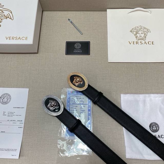 品牌:范思哲 等级:定制皮、新款开模。带宽3.8厘米.油边精致 电脑线 实物拍摄无修饰 上身效果超好、配专柜全套包装.送礼自带首选 送打针 。 扣头:广州原版扣 品牌:范思哲 等级:定制皮、新款开模。带宽3.8厘米.油边精致 电脑线 实物拍摄无修饰 上身效果超好、配专柜全套包装.送礼自带首选 送打针 。 扣头:广州原版扣