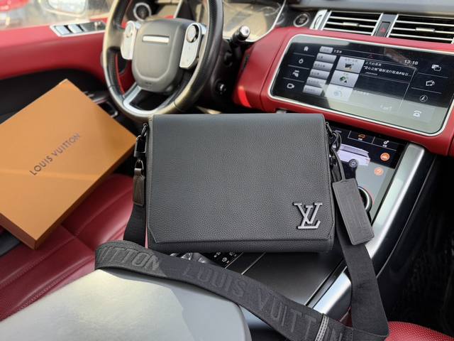 牛皮版高端货 “ Louis Vuitton ”Lv单肩包 路易威登邮差包 M57080 Louis Vuitton 简约设计aerogram印花 粒面小牛皮