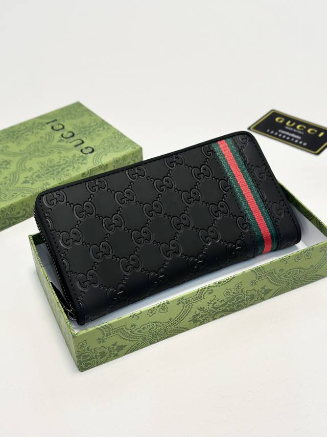 颜色 黑尺寸 20X10古奇爆款磨砂牛皮专柜同步,经典顶级原版磨砂牛皮高端品质精致车线做工值得拥有 颜色 黑尺寸 20X10古奇爆款磨砂牛皮专柜同步,经典顶级原版磨砂牛皮高端品质精致车线做工值得拥有