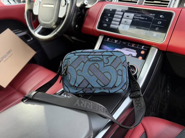 高端货新款 “ Burberry ”巴宝莉单肩包 Burberry博柏利斜挎包 Paddy 立体字母徽标拉链开合可调节肩带 提花 斜挎单肩包 常规 男款 蓝色