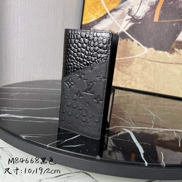 出厂价 芯片版顶级原单 M84668黑色 全皮长款西装夹系列 Brazza 钱夹 西装夹 這款路易威登熱銷的brazza錢包精緻糅合三款奢華皮革,將高貴奢華格調 出厂价 芯片版顶级原单 M84668黑色 全皮长款西装夹系列 Brazza 钱夹 西装夹 這款路易威登熱銷的brazza錢包精緻糅合三款奢華皮革,將高貴奢華格調