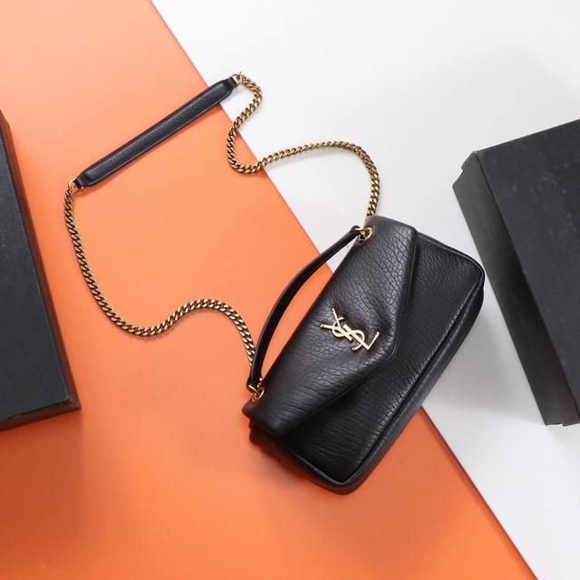 特级原单 独家背景 顶级原单圣罗兰calypso_大象纹羊皮链条包。进口意大利羊皮制作,手感柔软细腻,经典的y家logo、链条及扣眼五金均采用巴金哑光五金,包袋 特级原单 独家背景 顶级原单圣罗兰calypso_大象纹羊皮链条包。进口意大利羊皮制作,手感柔软细腻,经典的y家logo、链条及扣眼五金均采用巴金哑光五金,包袋