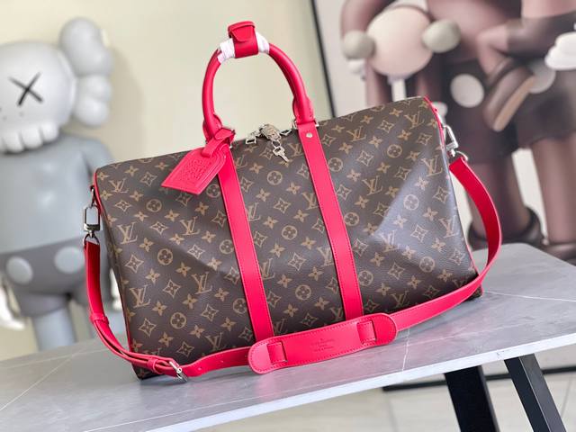 M13807玫红.13808红色本款 Keepall Bandoulière 45 旅行袋为 Monogram Giant 涂层帆布搭配 Monogram Re M13807玫红.13808红色本款 Keepall Bandoulière 45 旅行袋为 Monogram Giant 涂层帆布搭配 Monogram Re