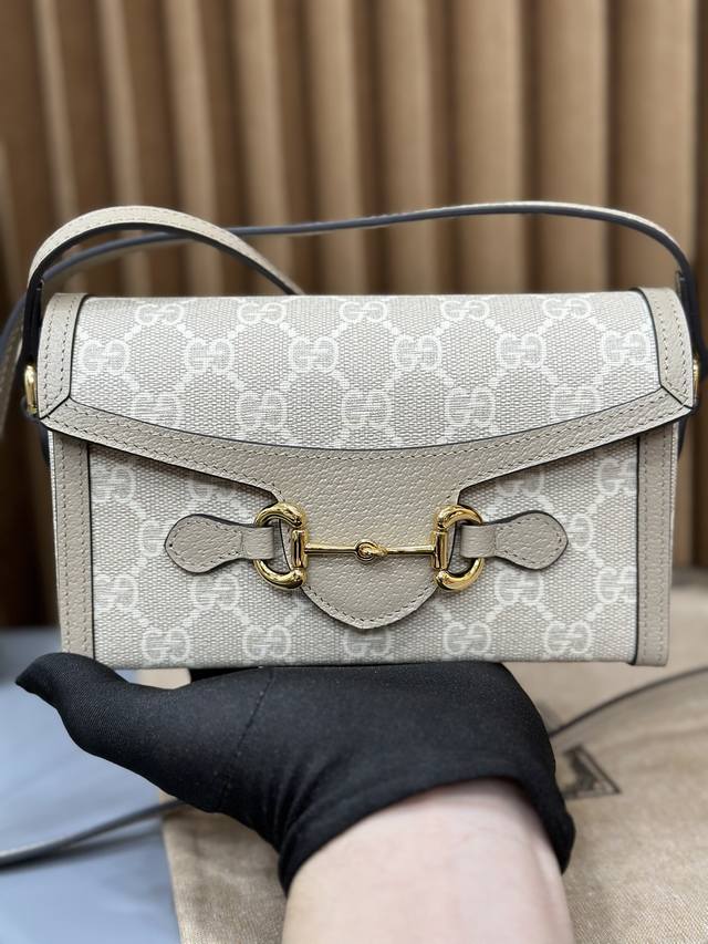 原厂皮 大货 马衔扣 顶级原单 型号699296尺寸18*12*5Cm、性价比之王，同时又是爆款推荐，马衔扣系列中再次演绎出王炸爆款 这个尺寸真的太爱了，王牌元