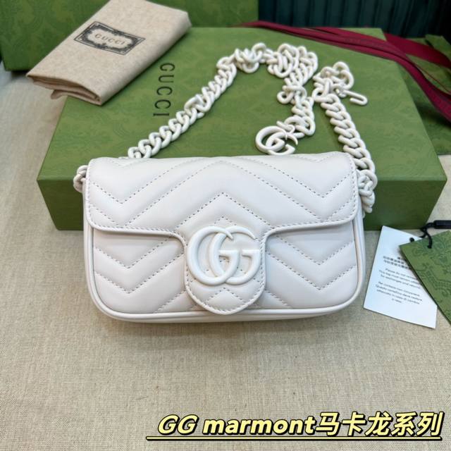 原厂皮 大货 马卡龙颜色:白色 顶级原单 摸着皮料更厚实,皮料部位也有点差别,我们原厂皮已经到手收入仓库了,所以你们放心等我们出货! 型号699757;尺寸16 原厂皮 大货 马卡龙颜色:白色 顶级原单 摸着皮料更厚实,皮料部位也有点差别,我们原厂皮已经到手收入仓库了,所以你们放心等我们出货! 型号699757;尺寸16