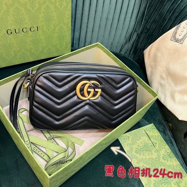 大号相机包 原厂皮 顶级 直接当正品背 版型手感灵魂全部都做出来了 相机包一直也是受欢迎的单品 无论款式还是实用性都名列购买清单前茅 原厂牛皮搭配独家定制g扣五 大号相机包 原厂皮 顶级 直接当正品背 版型手感灵魂全部都做出来了 相机包一直也是受欢迎的单品 无论款式还是实用性都名列购买清单前茅 原厂牛皮搭配独家定制g扣五