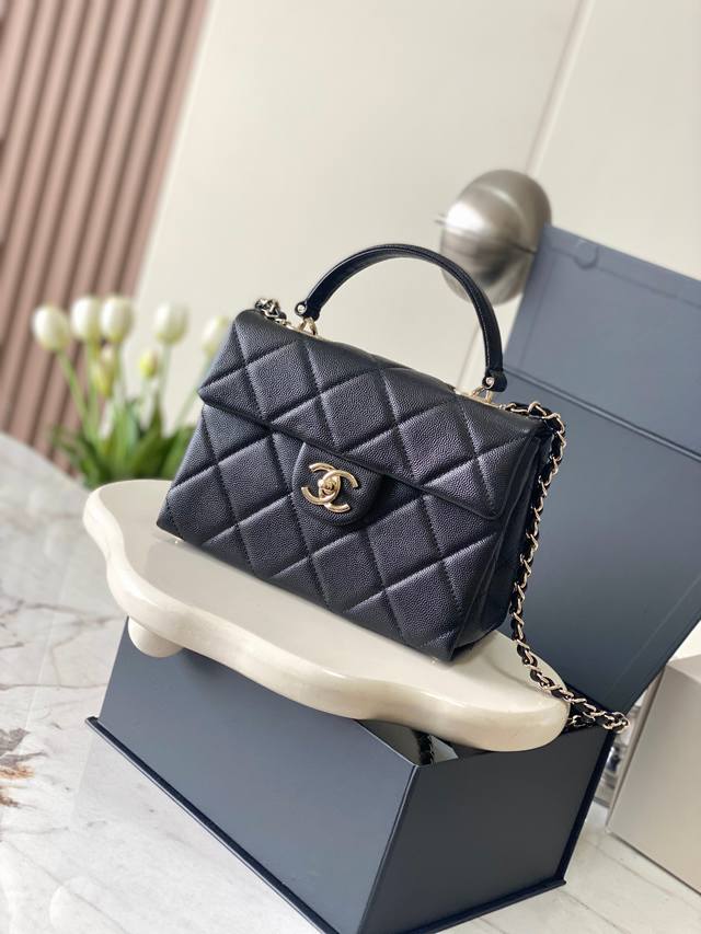 Chanel24P Kelly手提背 荔枝纹牛皮翻盖包＋浅金 尺寸：21*15*10Cm 型号：4711