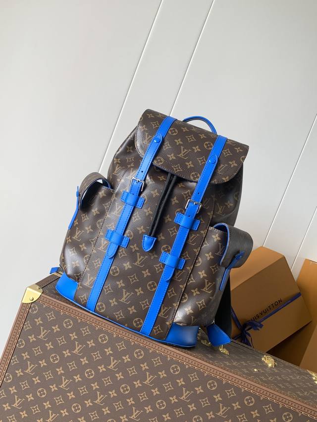 M46813老花深蓝色 顶级原单 变码芯片christopher 大号 双肩m41379此款christopher大号号双肩包具有登山包式的硬朗气质。M4681