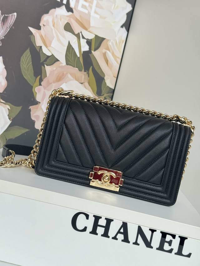 67086细球纹 Chanel 经典爆款 67086 Leboy系列 进口细球纹小牛皮，实物颜色非常漂亮 ，原厂进口24K真金电镀五金，尺寸:25Cm