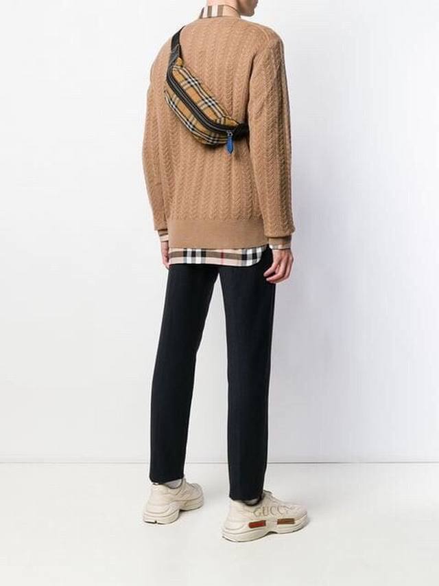 Burberry巴宝莉最新款原单腰包小挎包吴亦凡同款超级时髦编号:B123黑色男女通用款独家原单原单品质!B家vintage复古格纹男士胸包!经典格纹面料配牛皮 Burberry巴宝莉最新款原单腰包小挎包吴亦凡同款超级时髦编号:B123黑色男女通用款独家原单原单品质!B家vintage复古格纹男士胸包!经典格纹面料配牛皮