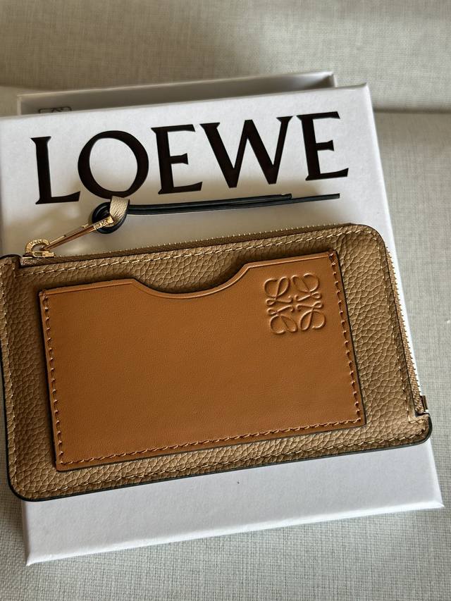 原厂皮 Loewe最卡包a01太妃糖配包装 尺寸13-7.5Cm 原厂皮 Loewe最卡包a01太妃糖配包装 尺寸13-7.5Cm