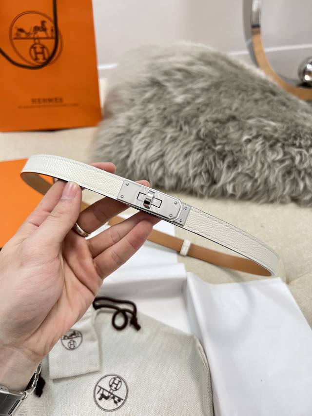 爱马仕 1.8Mm 女款 凯莉 顶级原单 原厂进口皮 专柜五金 K金 铂金 玫金 长度可调节 专柜同款 经典款式