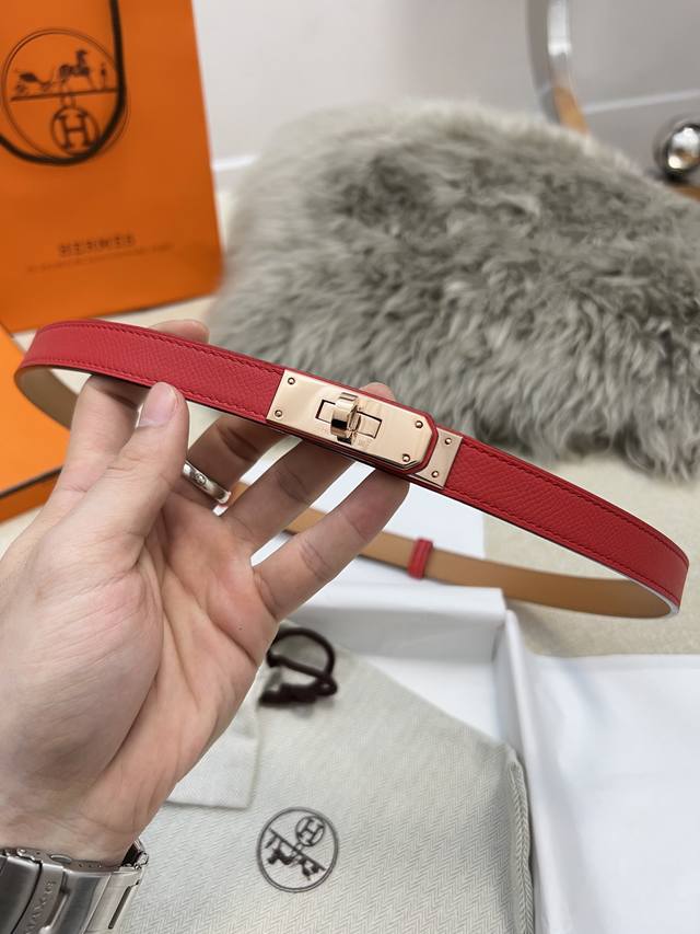 爱马仕 1.8Mm 女款 凯莉 顶级原单 原厂进口皮 专柜五金 K金 铂金 玫金 长度可调节 专柜同款 经典款式 爱马仕 1.8Mm 女款 凯莉 顶级原单 原厂进口皮 专柜五金 K金 铂金 玫金 长度可调节 专柜同款 经典款式