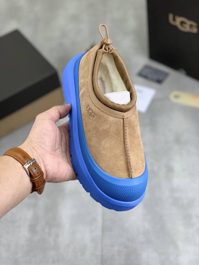 新款 情侣款 Ugg Tasman Weather Hybrid一秒蹬雪地靴 王一博同款经典tasman鞋型之上加入大橘底机能撞色设计环保防水防雪材质兼具时髦与 新款 情侣款 Ugg Tasman Weather Hybrid一秒蹬雪地靴 王一博同款经典tasman鞋型之上加入大橘底机能撞色设计环保防水防雪材质兼具时髦与