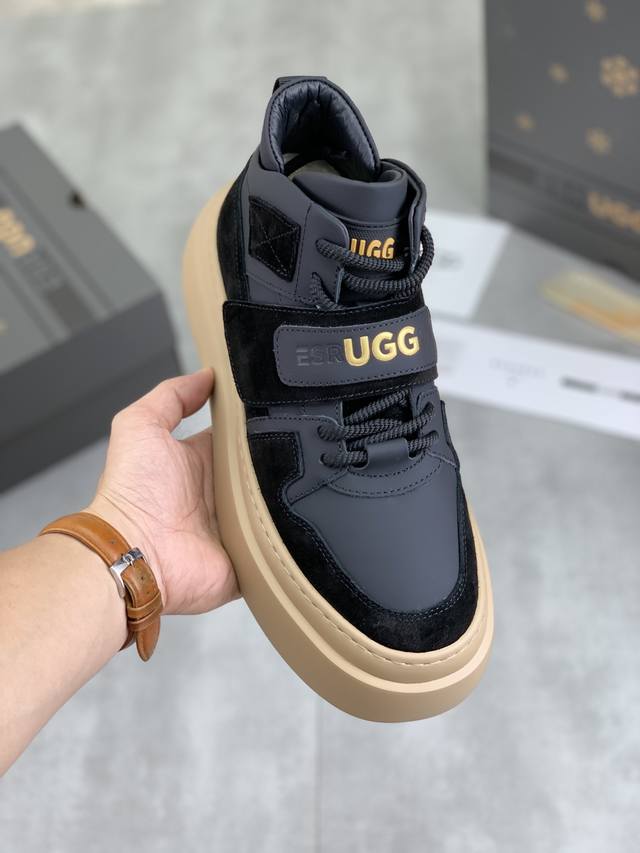 新款 Ugg 最新款开口笑 全真羊毛内里 顶级高端品质皮毛一体保暖雪地靴来自澳洲温暖奢侈品牌男鞋，Ugg-5877官网同步、采用进口牛皮制作，精心缝制而成..进