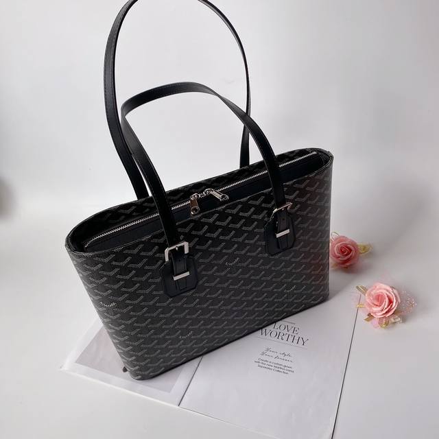 G0Yard 戈雅 最新款戈雅定型购物袋出货，手提 上肩背都可以，实用大方 ，容量大原版皮，原版五金，尺寸38*25*10