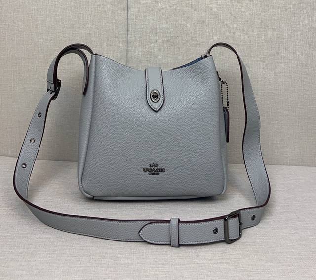 Coach10月新品 Hadley 哈德利单肩包cw002 Cw003 Hadley Crossbody 全皮材质高级感满满 搭配可拆卸拼接延长肩带单肩包可斜挎 Coach10月新品 Hadley 哈德利单肩包cw002 Cw003 Hadley Crossbody 全皮材质高级感满满 搭配可拆卸拼接延长肩带单肩包可斜挎