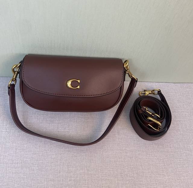 Coach Emmy 5月新品 Cr667 Cr666夏日极简白色包包奶呼呼的白色包包搭配同色金属蛮清爽滴腋下 斜挎都可 圆鼓鼓的包型很讨巧敲耐看 尺寸22 1 Coach Emmy 5月新品 Cr667 Cr666夏日极简白色包包奶呼呼的白色包包搭配同色金属蛮清爽滴腋下 斜挎都可 圆鼓鼓的包型很讨巧敲耐看 尺寸22 1