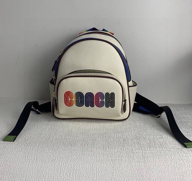 Ca624 Coach Court 夏季主打迷你双背包 潮流时尚兼实用 全皮迷你书包 萌妹纸的mini小包包 夏日出行，简约可爱风 减龄神器 包包虽小，有2个隔