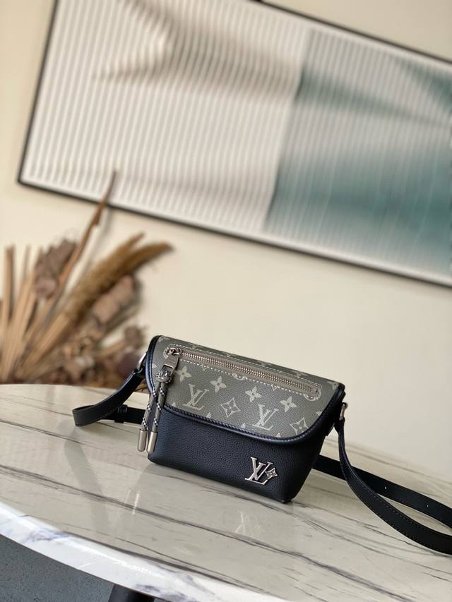 顶级原单 M12618 Pulse迷你手袋匠心拼接传统皮革与monogram帆布,令舒适质感与功能设计达成平衡。Lv字母影显品牌格调,线绳拉链头末端闪烁金属光泽 顶级原单 M12618 Pulse迷你手袋匠心拼接传统皮革与monogram帆布,令舒适质感与功能设计达成平衡。Lv字母影显品牌格调,线绳拉链头末端闪烁金属光泽