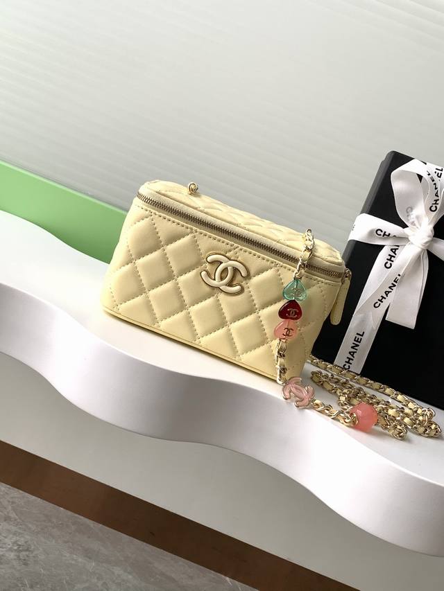 23P珐琅扣爱心化妆小口红盒子 小型收纳盒 原版五金 进口羊皮、上身效果超赞 款号3231 尺寸17-9.5-8 全套包装