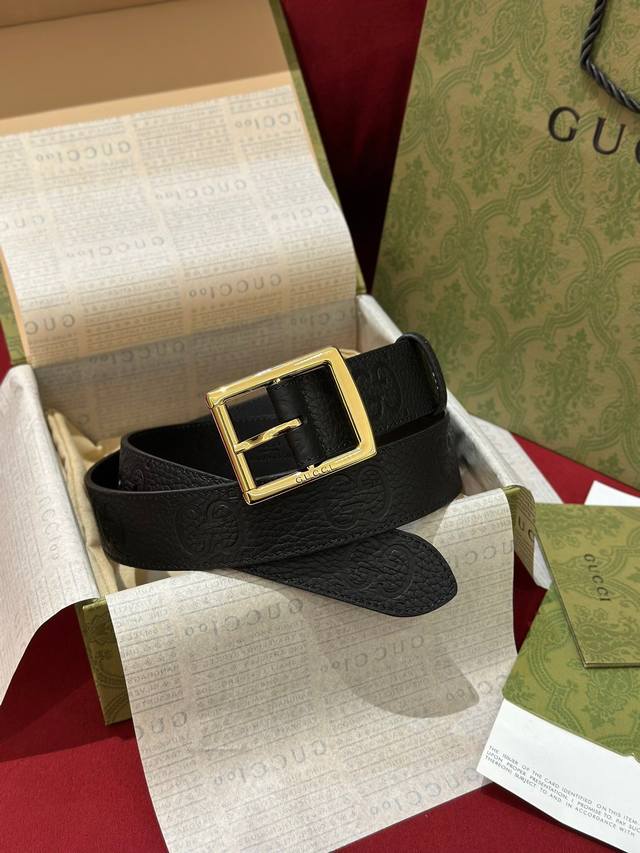 Gucci 意大利进口头层压花荔枝纹牛皮配平纹底,搭配真空电镀亮面纯铜针扣,经典款式,专柜有售,市场顶级品质,支持验货 配送全套专柜包装,宽度 3.5Cm Gucci 意大利进口头层压花荔枝纹牛皮配平纹底,搭配真空电镀亮面纯铜针扣,经典款式,专柜有售,市场顶级品质,支持验货 配送全套专柜包装,宽度 3.5Cm