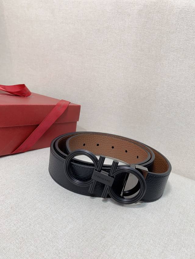 菲拉格慕 -双面意大利进口头层荔枝纹牛皮，搭配真空电镀喷砂条纹纯铜扣，官网新款，专柜有售，市场顶级品质，支持验货 配送全套专柜包装，宽度 3.5Cm