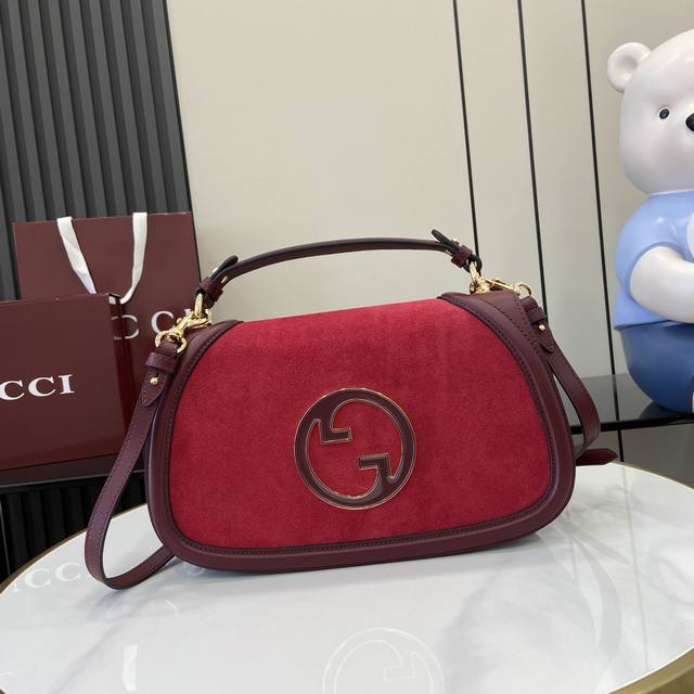 配全套原厂绿盒包装 新款 Gucci Blondie系列中号手提包 Gucci Blondie系列全新手袋饰有在20世纪70年代初期首次亮相的品牌系列经典标识，