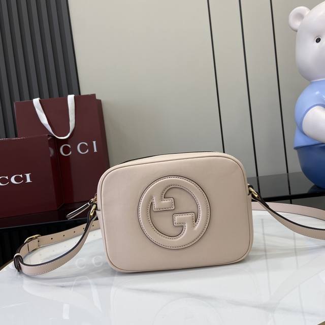 配全套原厂绿盒包装 新品 Gucci Blondie系列迷你肩背包 Gucci Blondie系列全新手袋饰有在20世纪70年代初期首次亮相的品牌系列经典标识, 配全套原厂绿盒包装 新品 Gucci Blondie系列迷你肩背包 Gucci Blondie系列全新手袋饰有在20世纪70年代初期首次亮相的品牌系列经典标识,