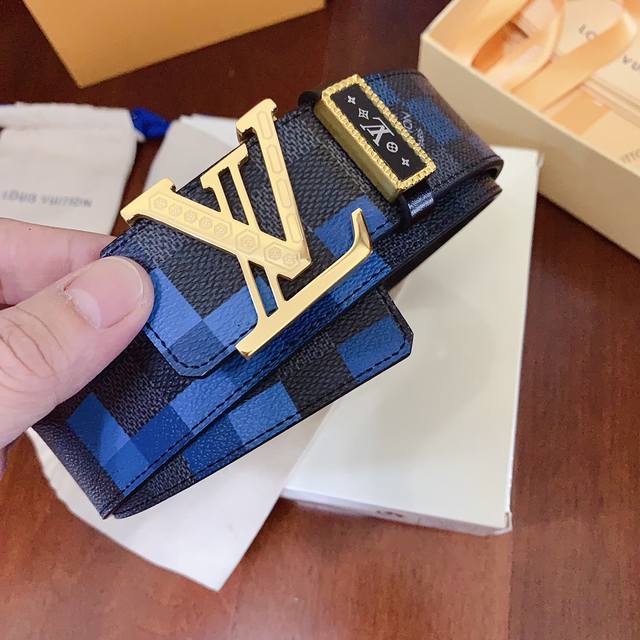 Lv路易威登经典款专柜精品复古新款双层钢扣，真空电镀，双面定制原单面料，两面可用，宽度4.0Cm