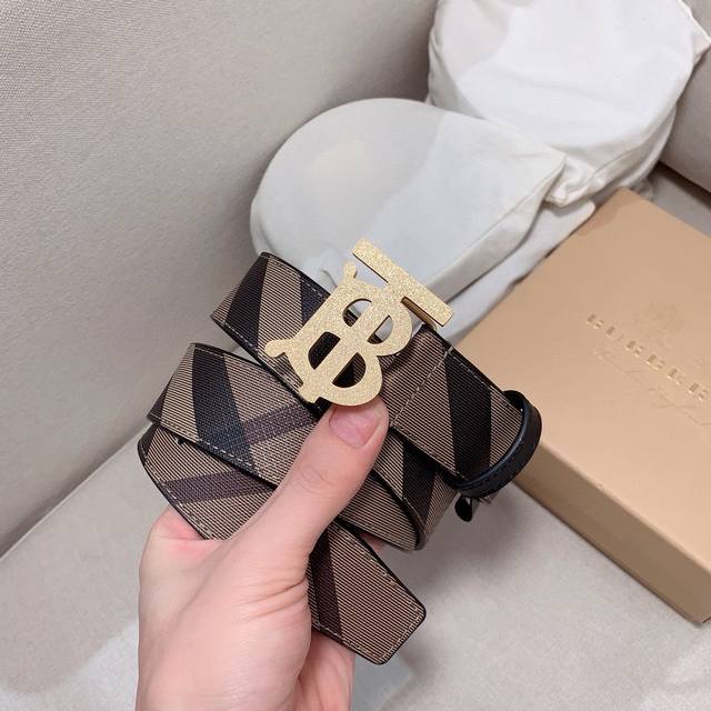 巴宝莉专柜同步,原单质量,新款男士腰带 进口小牛皮皮带 专柜同步新款burberry博柏利休闲款,宽度3.5Cm 巴宝莉专柜同步,原单质量,新款男士腰带 进口小牛皮皮带 专柜同步新款burberry博柏利休闲款,宽度3.5Cm