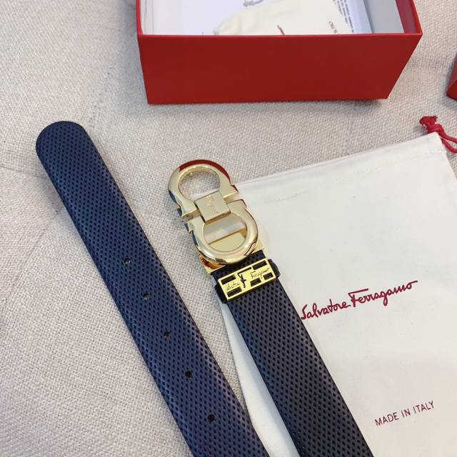 配图片款得物官网正品包装，同步代购专供精品，飞拉高端皮系列！ 原厂小牛皮，真空电镀五金扣件，厚实皮料质感超赞，宽度3.4Cm 专柜最新版买版开模定制