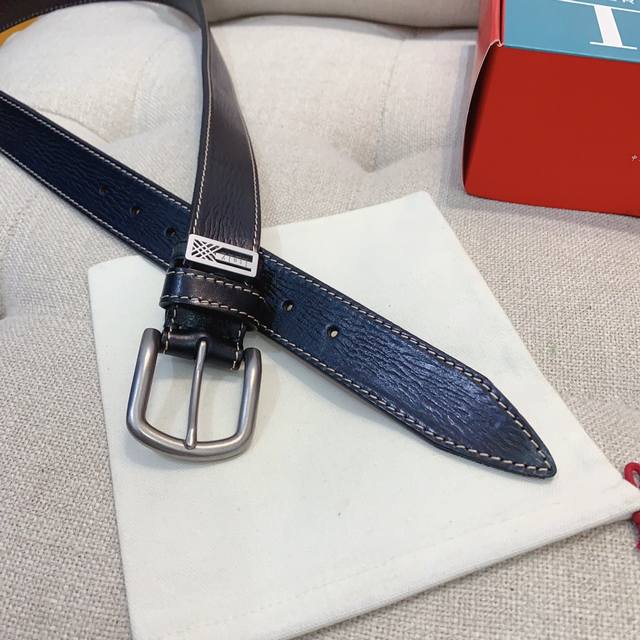 配正版包装，Bv正版同步，哑光精品腐蚀打磨五金， 带身进口单层牛皮精选，皮纹清晰质感舒适 版型时尚高档 宽度3.4 Cm 高清实拍大图 ，保质保量