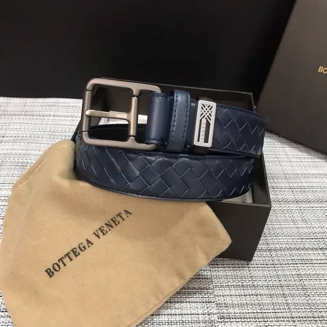 配正版包装,Bv正版同步,哑光精品打磨五金,纯手工编织 , 带身进口牛皮精选,皮纹清晰质感舒适 版型时尚高档 宽度3.4 Cm 高清实拍大图 ,保质保量 配正版包装,Bv正版同步,哑光精品打磨五金,纯手工编织 , 带身进口牛皮精选,皮纹清晰质感舒适 版型时尚高档 宽度3.4 Cm 高清实拍大图 ,保质保量