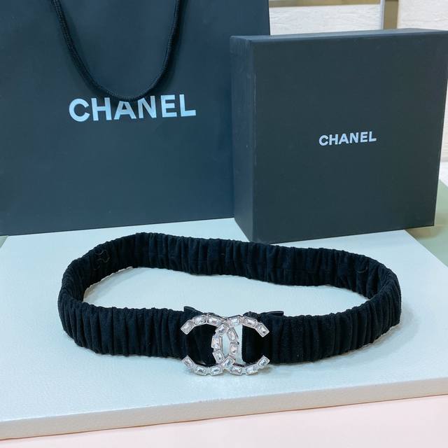 香奈儿 -双面意大利进口头层绒面弹性小牛皮，搭配真空电镀镶钻纯铜扣，官网新款，专柜有售，市场顶级品质，支持验货 配送全套专柜包装，宽度 3.0Cm