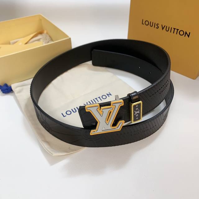 Lv路易威登 官网同步 高端原单精品，宽度4.0Cm 双色搭配设计 纯钢精品电镀五金 工艺精湛 双面进口小牛皮