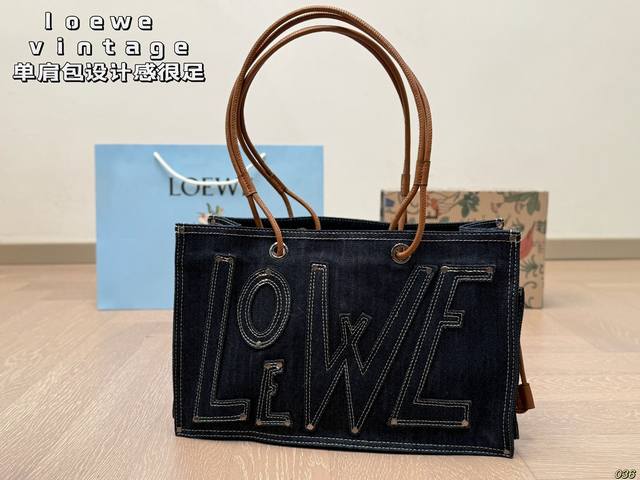 找蛮久的loewe 罗意威vintage单肩包 设计感很足 有种慵懒复古的感觉 尤其是搭配亮色撞色衣服 过渡十分自然 尺寸34 22