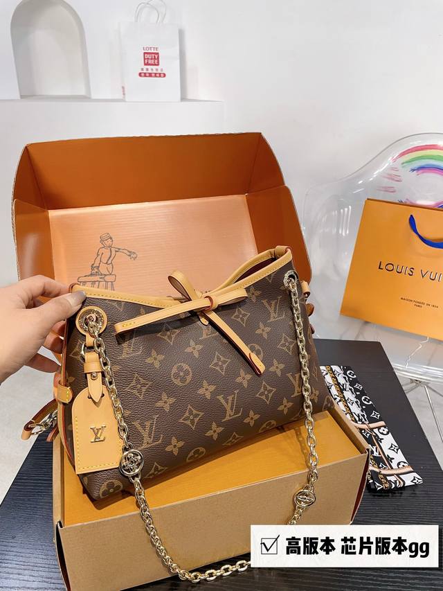 全套礼盒包装 高品质 芯片版本 赠送丝巾 尺寸:27*17 Lv Carryall托特包 家族又添新成员 Lv设计师有一种不管钱包死活的审美,新版carryal 全套礼盒包装 高品质 芯片版本 赠送丝巾 尺寸:27*17 Lv Carryall托特包 家族又添新成员 Lv设计师有一种不管钱包死活的审美,新版carryal